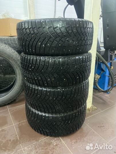 Michelin Agilis X-Ice North 225/45 R17