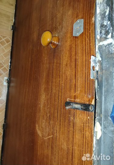 Продам входную дверь бу