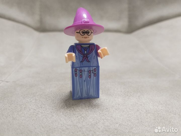 Lego коллекционная минифигурка 2004 год