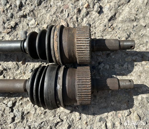 Передние привода со шрусами Дана 30 Jeep Cherokee