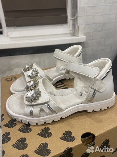Босоножки для девочки