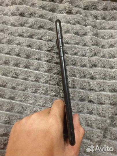 Телефон iPhone 7 plus