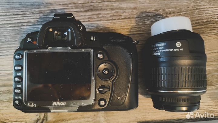 Nikon D90 + объектив 18-55mm VR - полный комплект