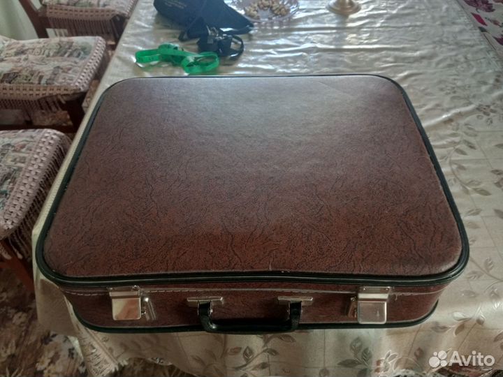 Чемодан СССР с ключом