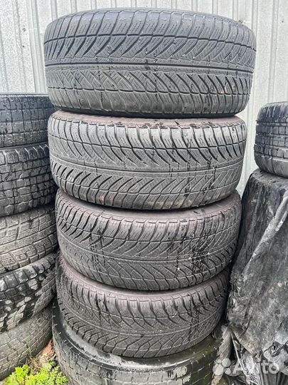 Goodyear UltraGrip 245/45 R18