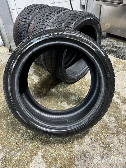 Pirelli Winter Sottozero 3 225/40 R18 и 255/35 R18 142T