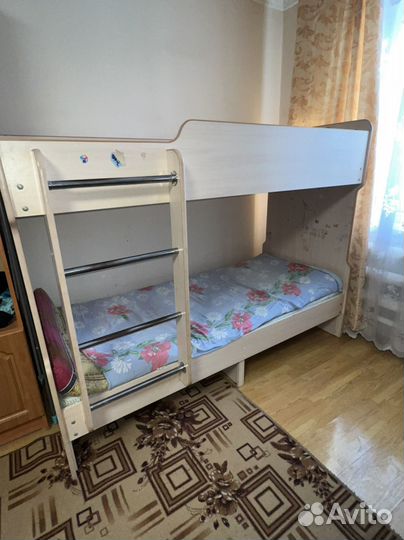 Двухярусная кровать