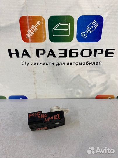 Сервопривод заслонки отопителя правый Mitsubishi