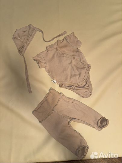 Комплект одежды на девочку новорожденную 50-56