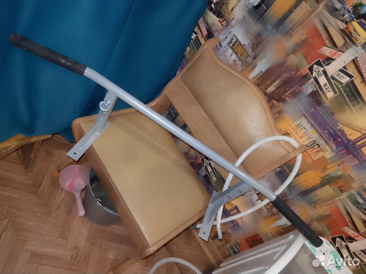 Турник настенный