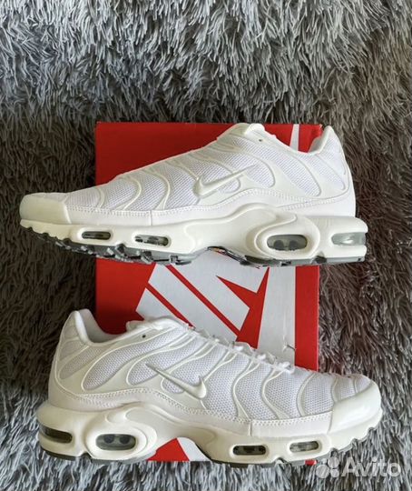 Кроссовки nike air max tn белые