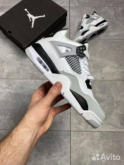 Кроссовки jordan retro 4 все цвета