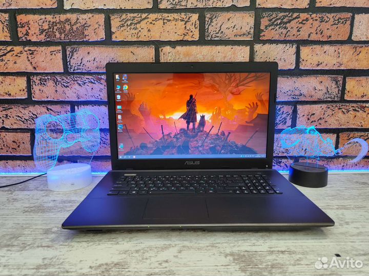Игровой 17,3д asus i7 4Gb Видео 12 озу SSD