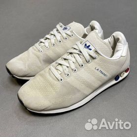 Grey adidas hotsell la trainers