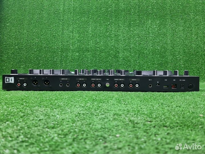 DJ-контроллер Native Instruments Traktor Kontrol S