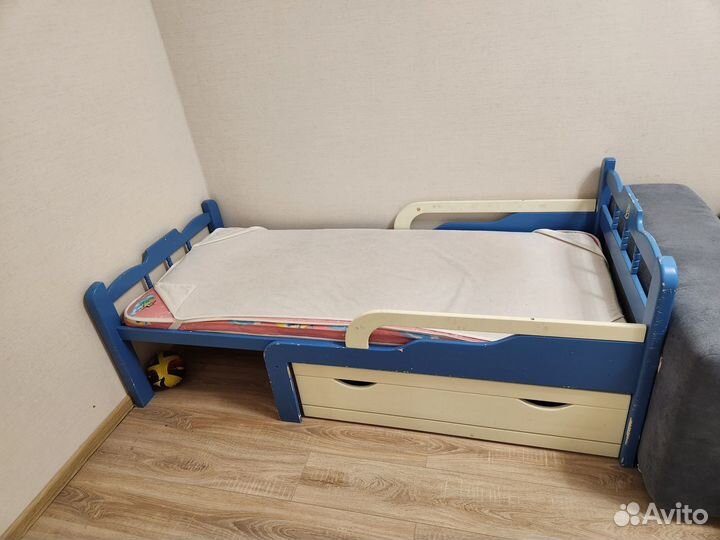 Детская кроватка 