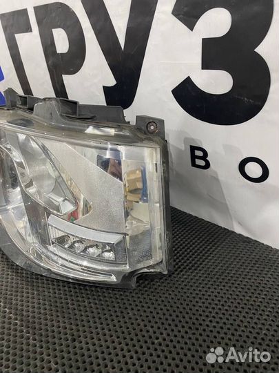 Фара правая Renault T 89207601