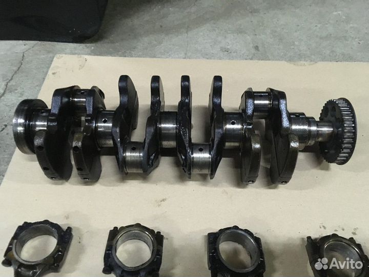 Коленвал + поршень (поршневая группа)