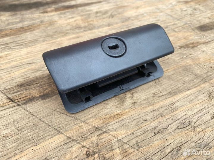 Замок бардачка на бмв Х5 Е53 Рестайлинг 2003-2007г