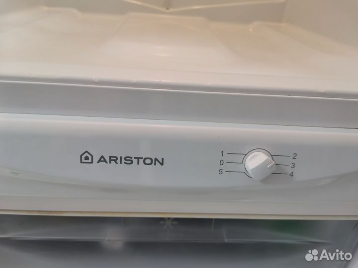 Встраиваемый холодильник Аристон