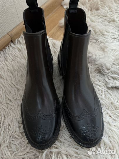 Резиновые ботинки