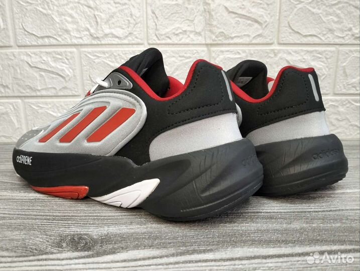 Кроссовки Adidas Ozelia