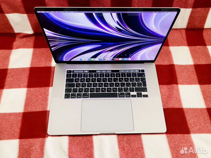 MacBook Pro 16 Core i9 32RAM 2020