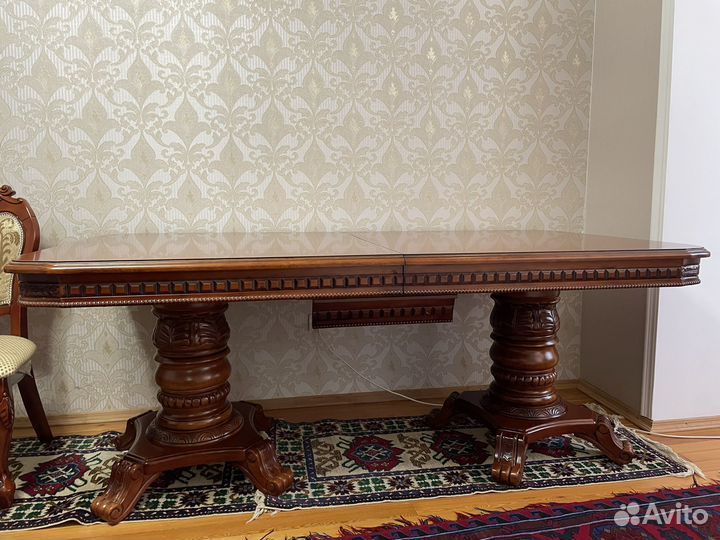 Стол и 6 стульев