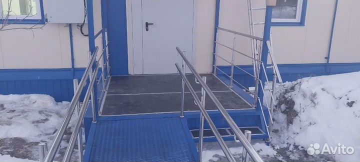 Перила для пандуса из хромированной стали