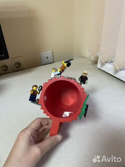 Кружка lego красная с фигурками marvel