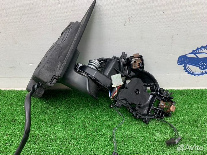 Кронштейн зеркала правый Audi A3 8P ccza 2010