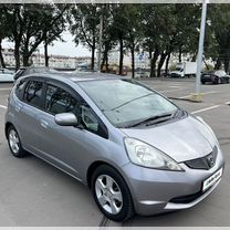 Honda Fit 1.3 CVT, 2010, 107 000 км, с пробегом, цена 777 000 руб.