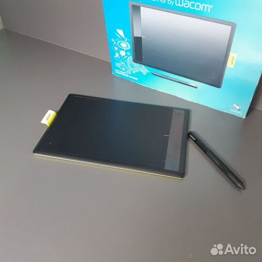 Планшет графический Wacom One M (Medium) CTL-671