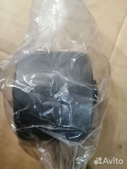 Сайлентблок опоры двигателя d80 Toyota AE110, RH