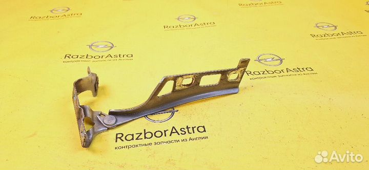 Петля капота правая Opel Zafira B 2004-2014