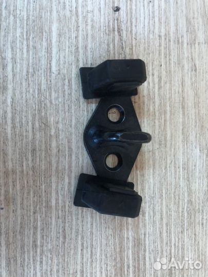 Замок багажника задний Ssangyong Actyon