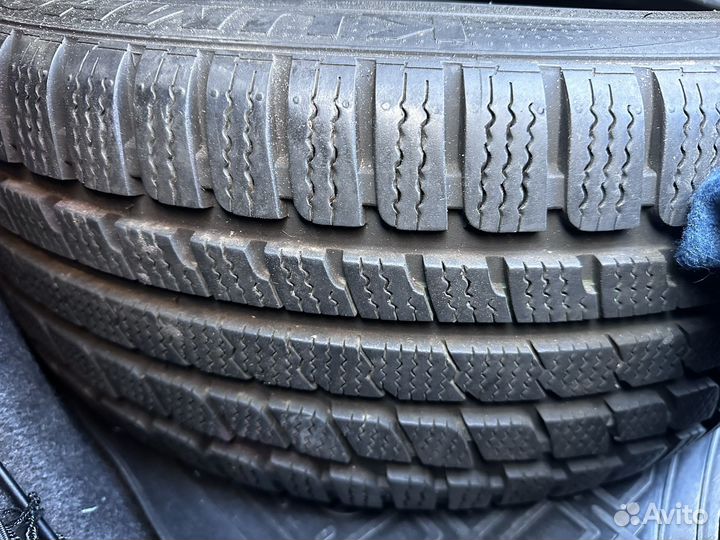 Kumho WinterCraft KW27 225/45 R18 95