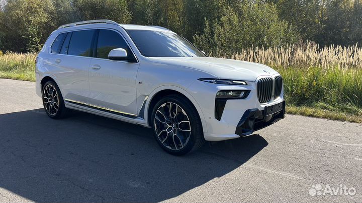 BMW X7 3.0 AT, 2023, 14 700 км