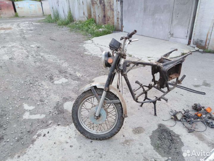 Мотоцикл разобранный на запчасти