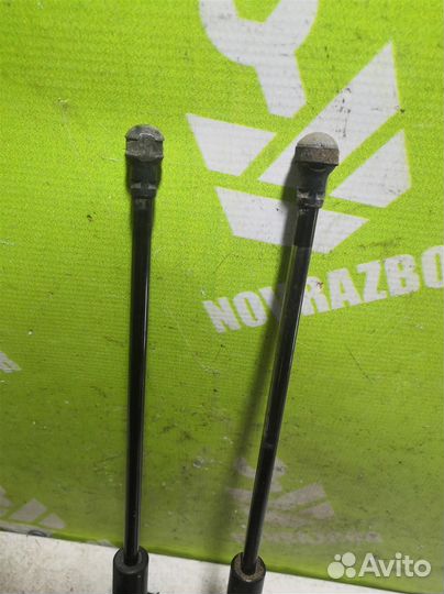 Амортизатор капота Мерседес Бенз 210 Е-класс