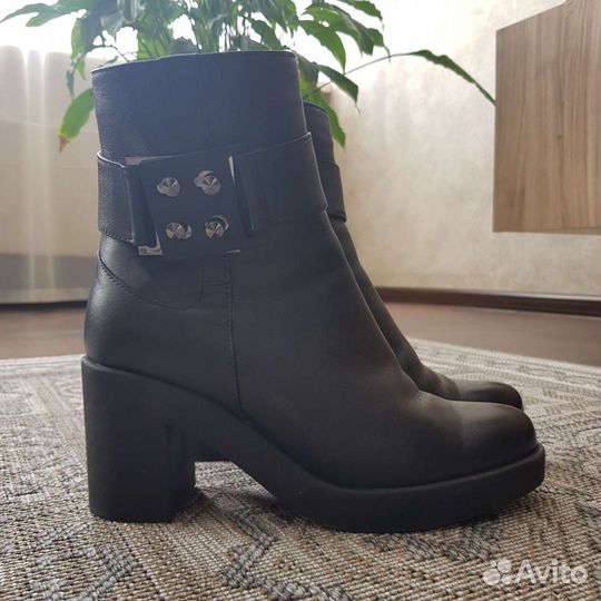 Ботинки женские