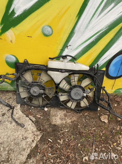 Мазда 6 GG. GH вентилятор охлаждения. диффузор