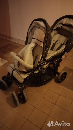 Коляска для двойни