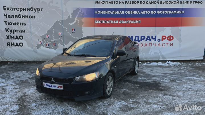 Трос стояночного тормоза центральный Mitsubishi Lancer X