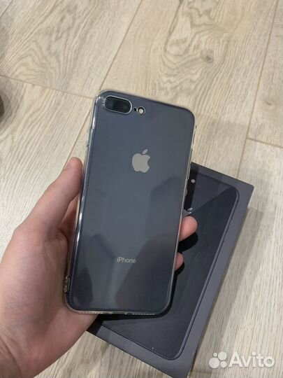 iPhone 8 Plus, 64 ГБ