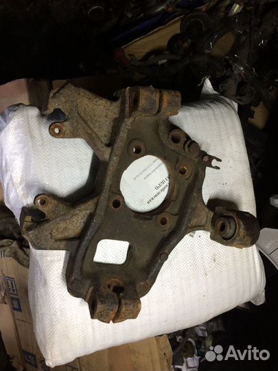 Кулак задний цапфа Нисан Армада Инфинити QX56 TA60