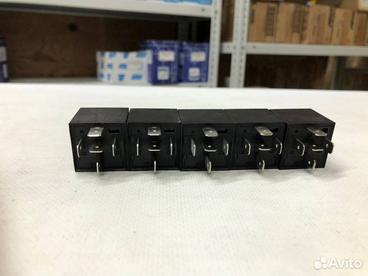 Реле автомобильное 12В 30А 5-контакт Titan SW