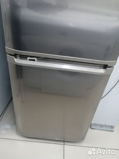 Холодильник Hotpoint Ariston