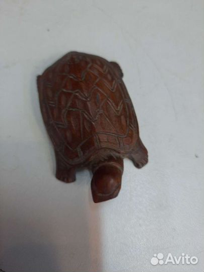 Черепаха из дерева