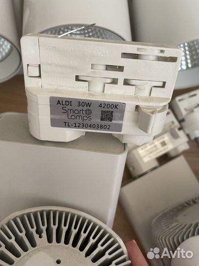Свтодиодный трековый светильник aldi 30w 4200